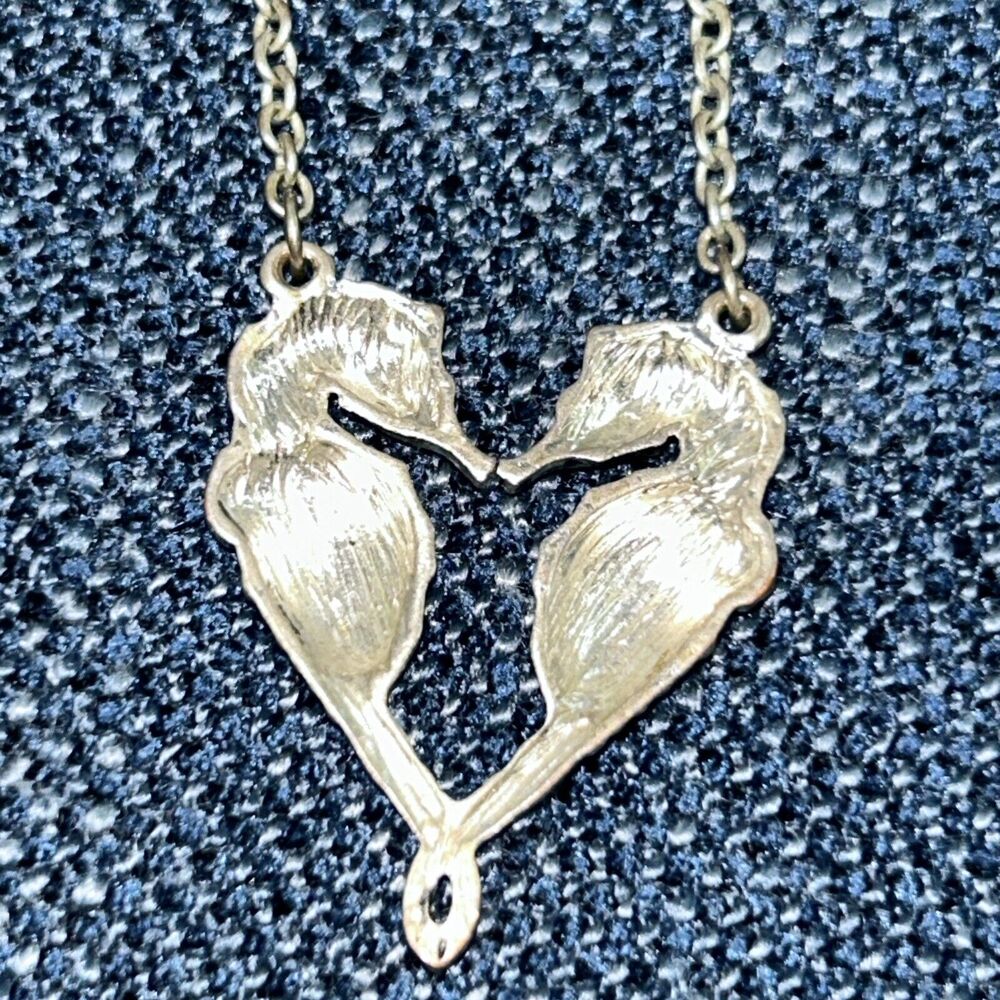 Sweetheart Kissing Seahorse Pendant Necklace Silver Plate 16” Chain 3” Extender - Picture 5 of 5